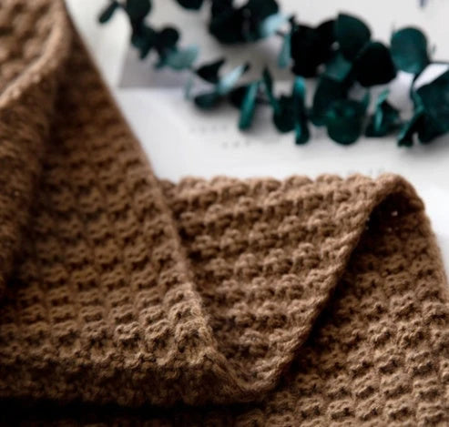 Nordic fringed knit ball blanket wool blanket office air conditioning lunch break blanket shawl blanket sofa leisure blanket blanket null